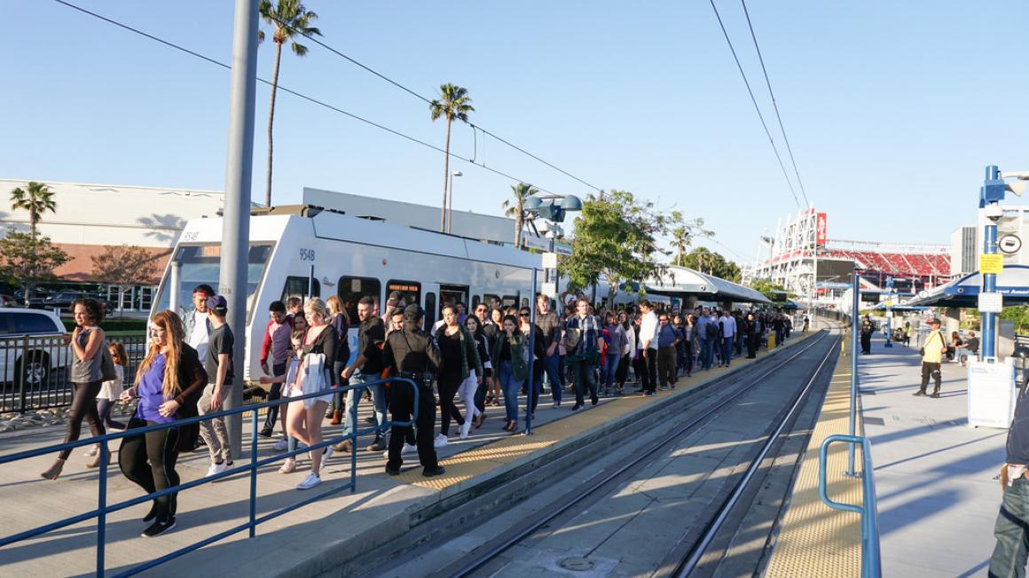 Weeknight Football at Levi's Requires Commuters to Plan Ahead | VTA