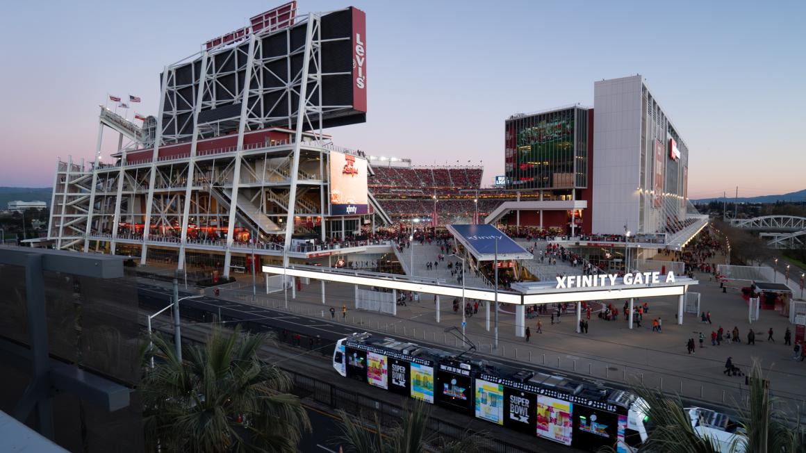 VTA train by levis stadium
