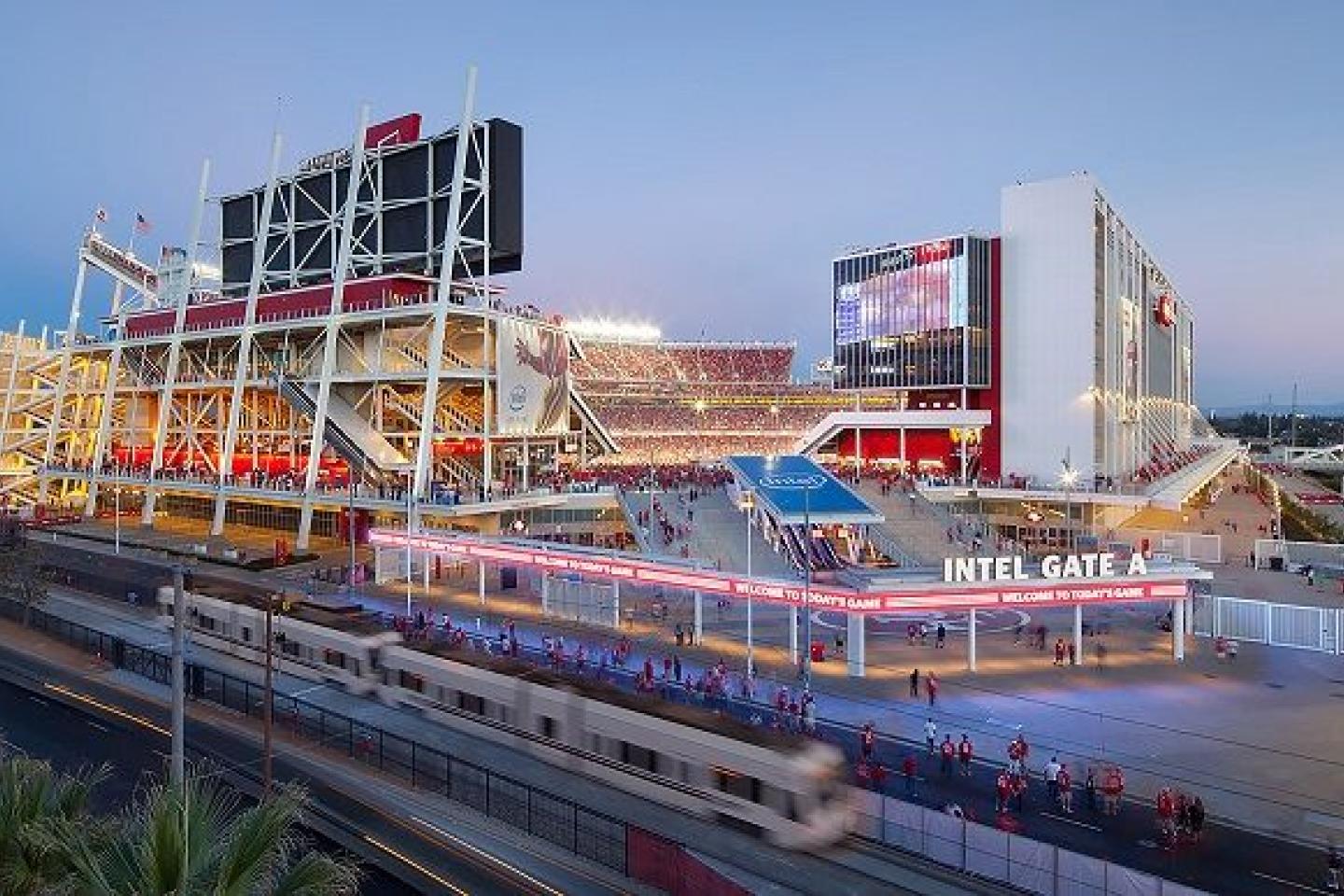 VTA Service In front of Levis