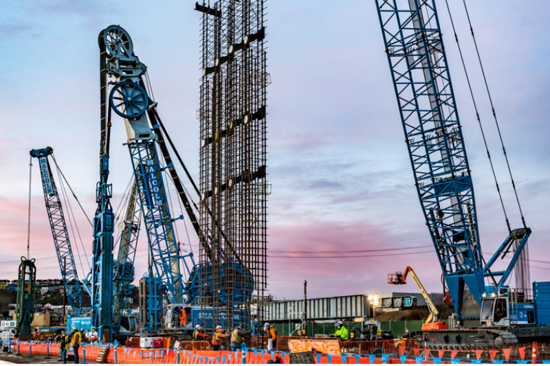 cranes for shore of excavation 