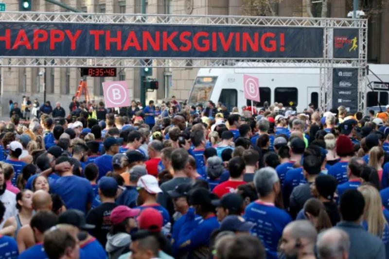 Turkey Trot group of people at the start line