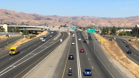 Image of cars in the 880 Express Lanes connector ramp