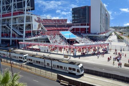 Light rail train in front of Levi's stadium