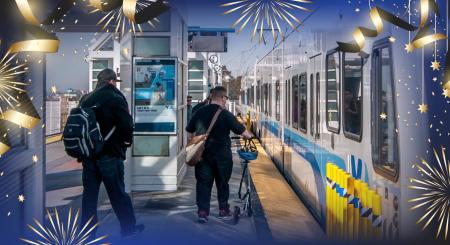 passengers boarding light rail