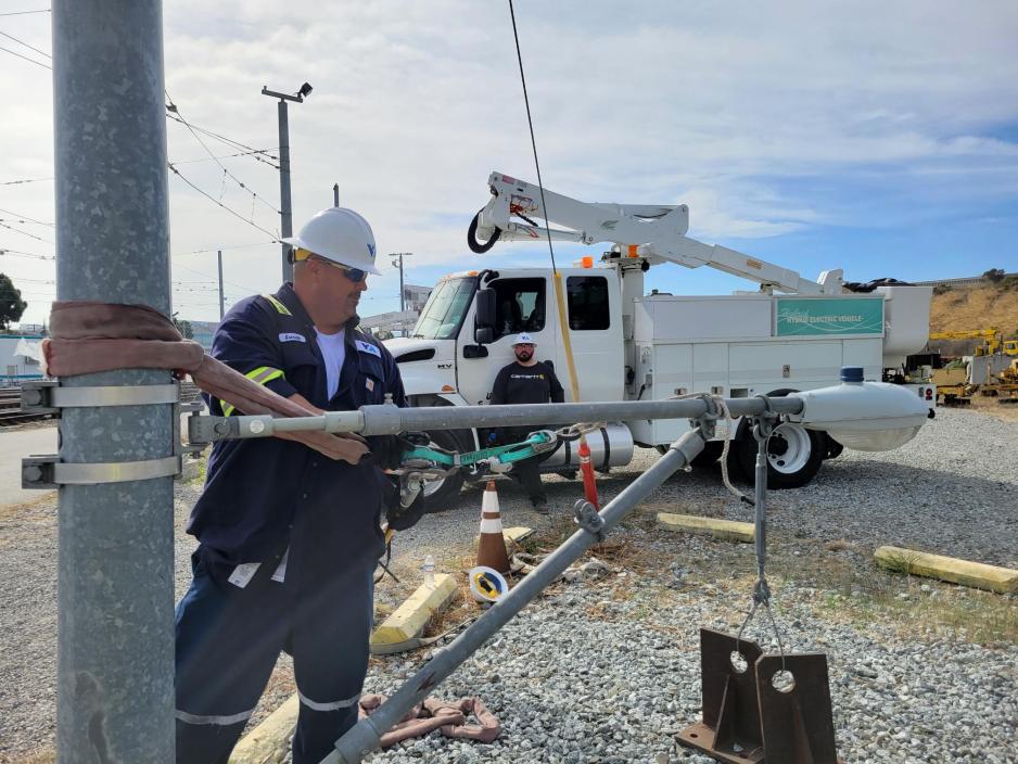 overhead line worker training class