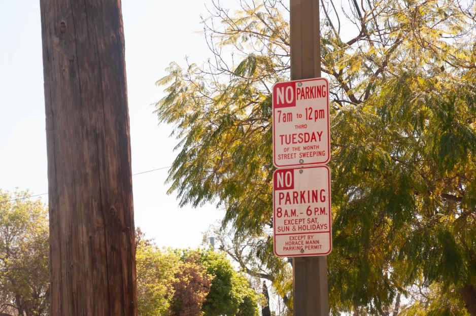 Photo of a parking limit sign mounted on pole