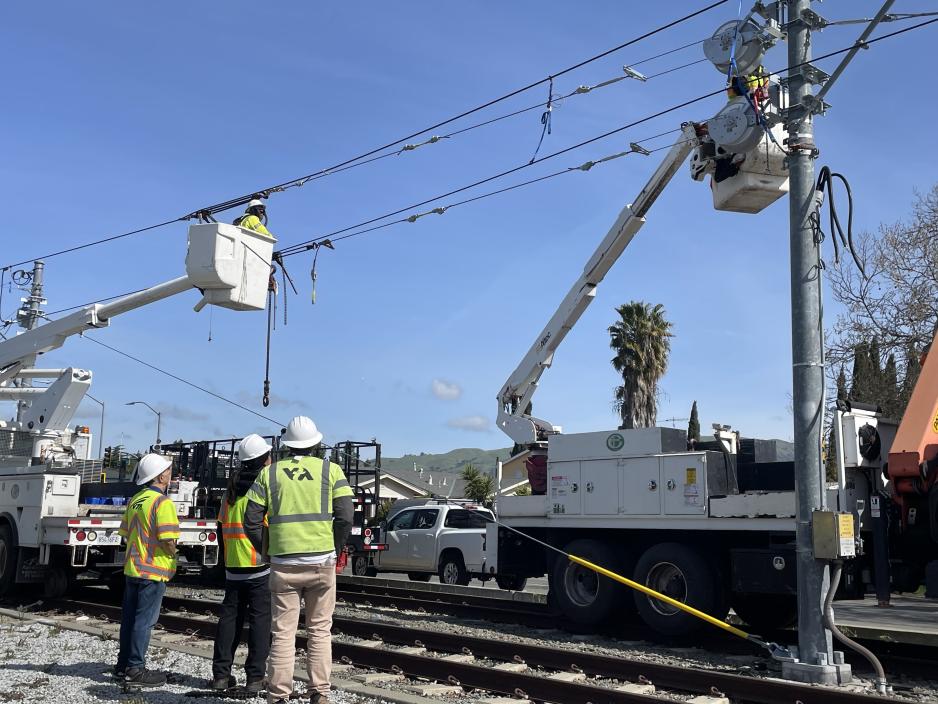 Engineers and specialized workers - focus is the Catenary System